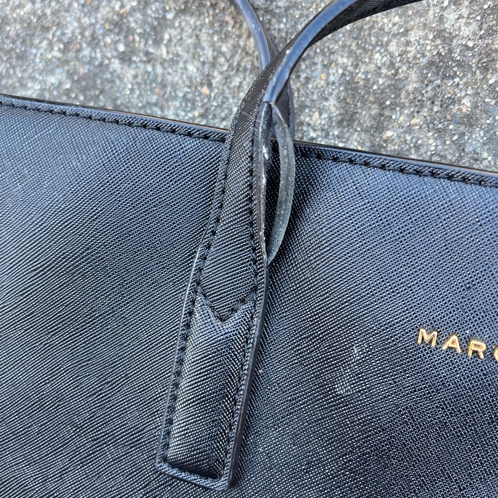 Marc Jacobs Saffiano Black Nylon Shoulder Bag with Gold Logo - Picture 9 of 12